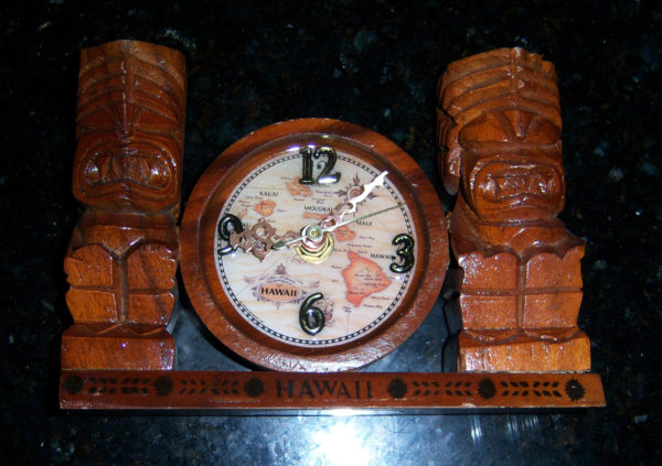 Tiki Clock with Hawaiian Island Map